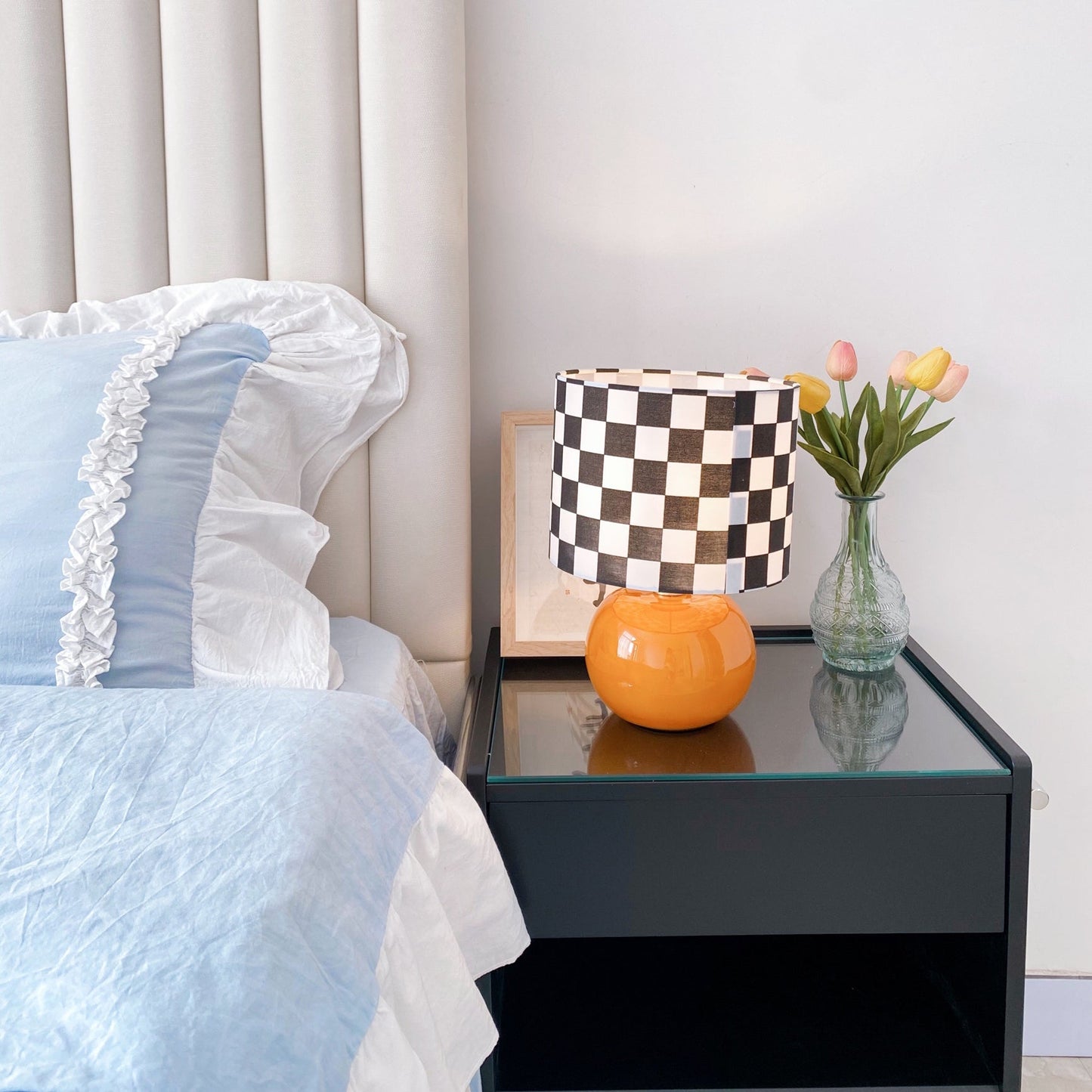 CubeAura - Elegant Geometric Table Lamp
