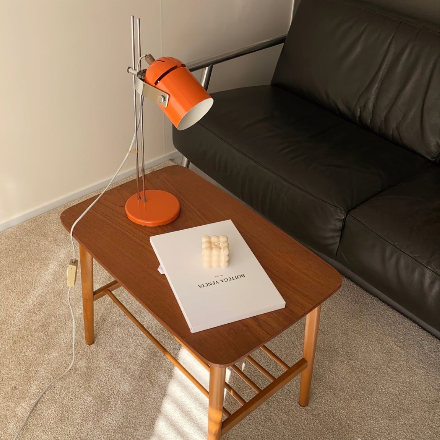 FlexLume - Elegant Lamp with Flexible Design and Warm Glow