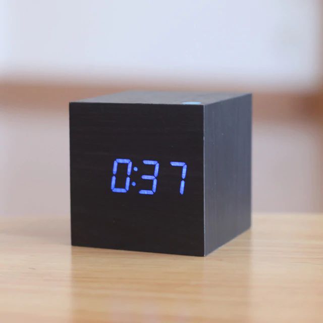 CubeCraft | Stylish Compact Digital Desk Clock for Modern Interiors 11