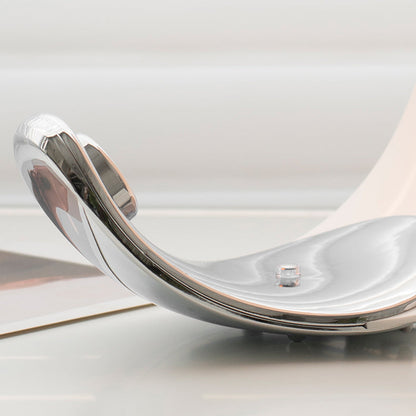 GraceGlow - Table Lamp with Elegant Swirls and Soft Glow