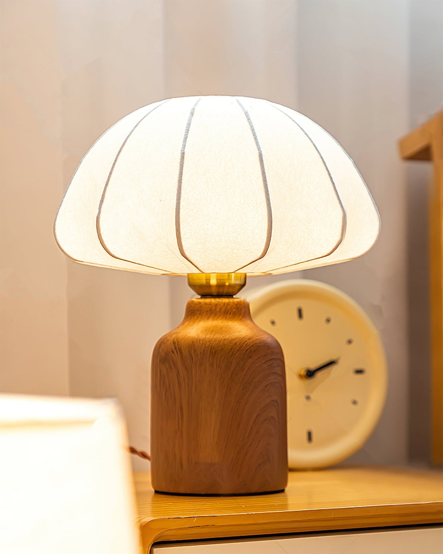 ShadeLuxe - Elegant Table Lamp