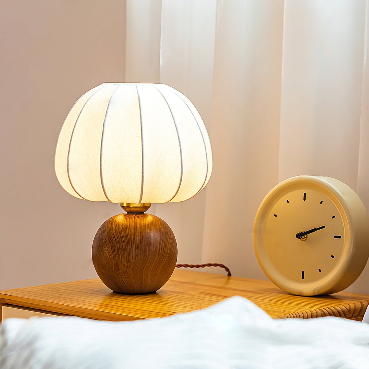 ShadeLuxe - Elegant Table Lamp