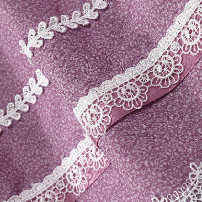 Dirndl with lace-trimmed apron – Oktoberfest | Elegant traditional dress with fine details 4