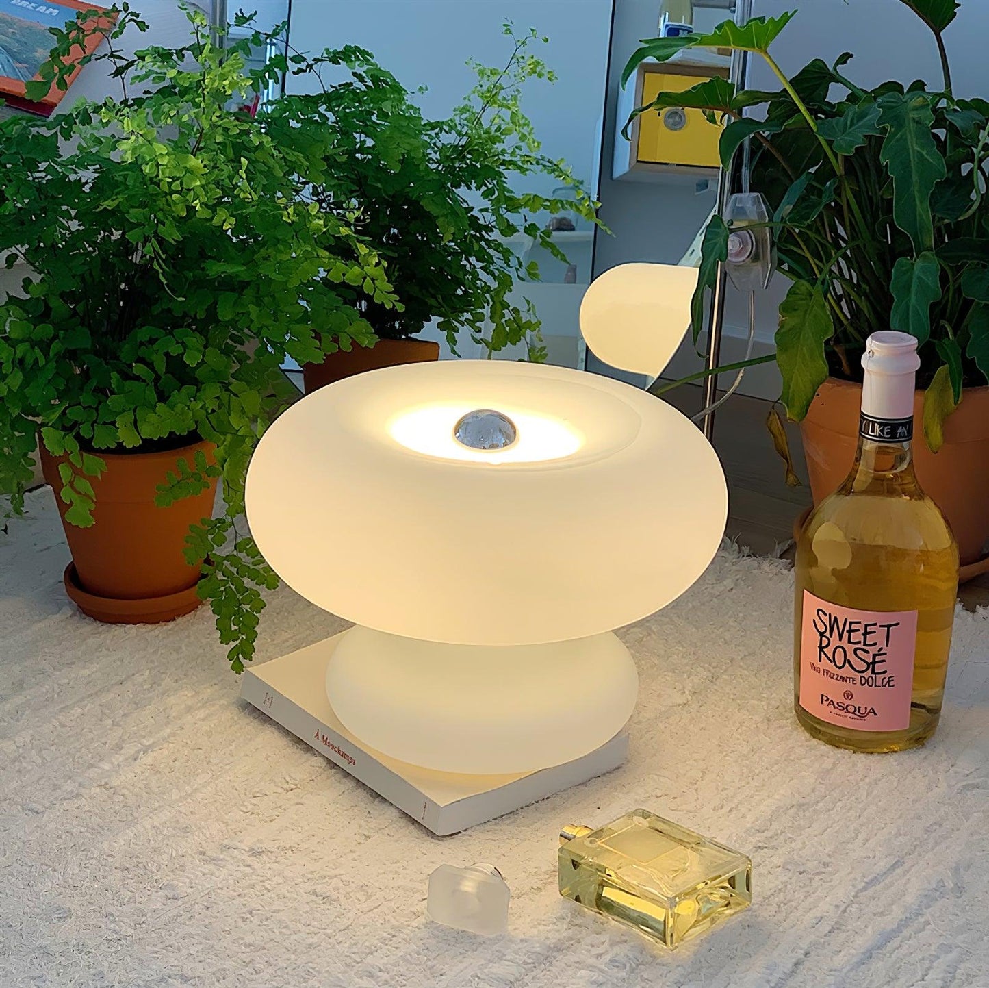 DonutLight – Elegant Design with Soft Glow