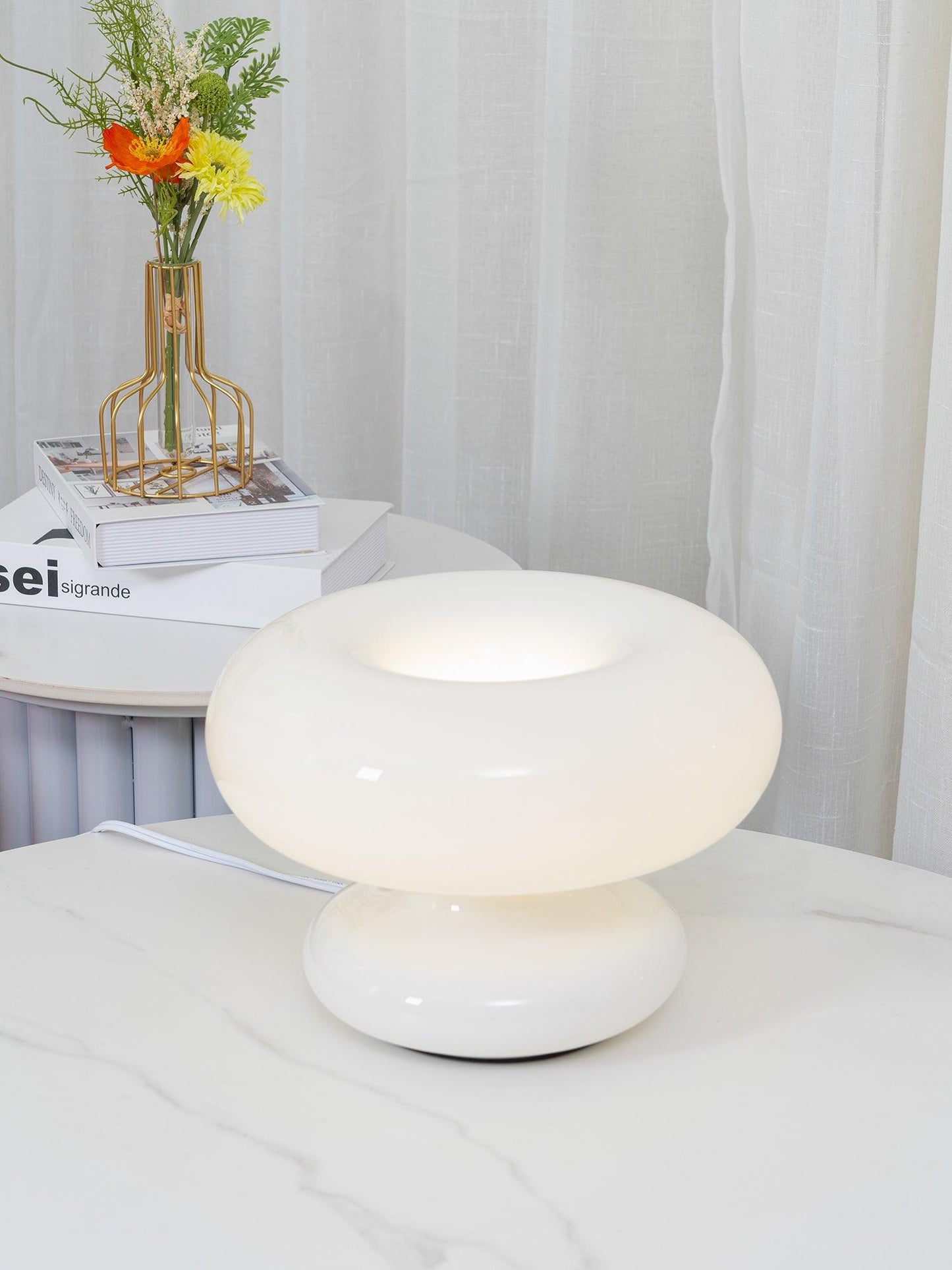 DonutLight – Elegant Design with Soft Glow