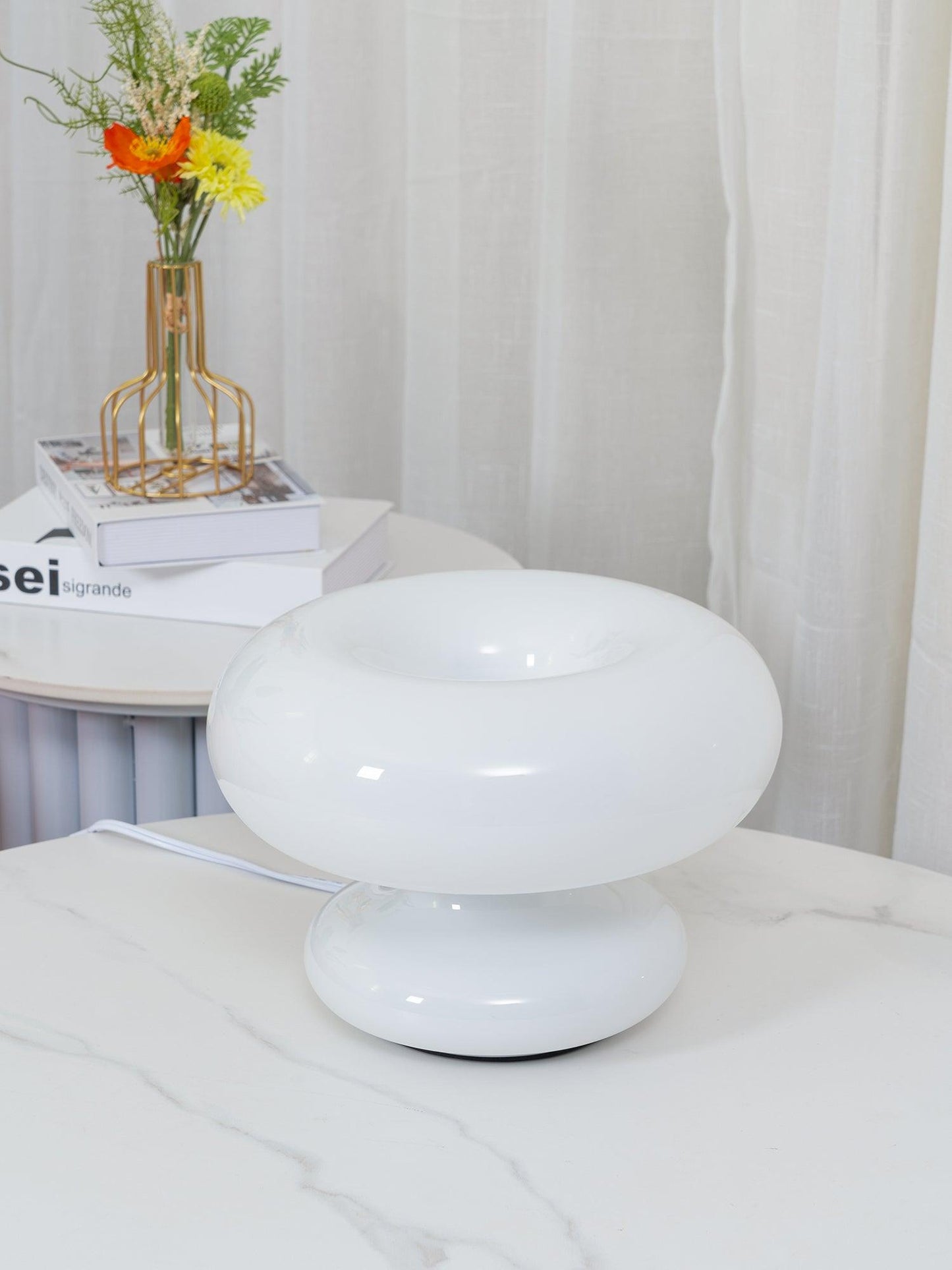 DonutLight – Elegant Design with Soft Glow