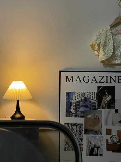 TimelessGlow - Table Lamp with Drum Aesthetic and Soft Radiance