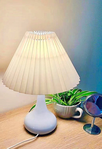 TimelessGlow - Table Lamp with Drum Aesthetic and Soft Radiance