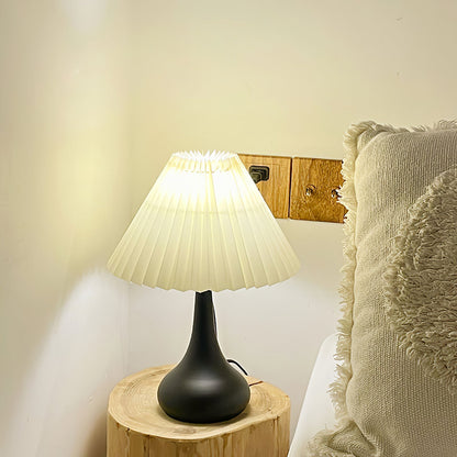 TimelessGlow - Table Lamp with Drum Aesthetic and Soft Radiance