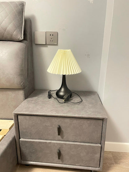 TimelessGlow - Table Lamp with Drum Aesthetic and Soft Radiance