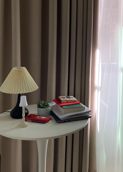 TimelessGlow - Table Lamp with Drum Aesthetic and Soft Radiance