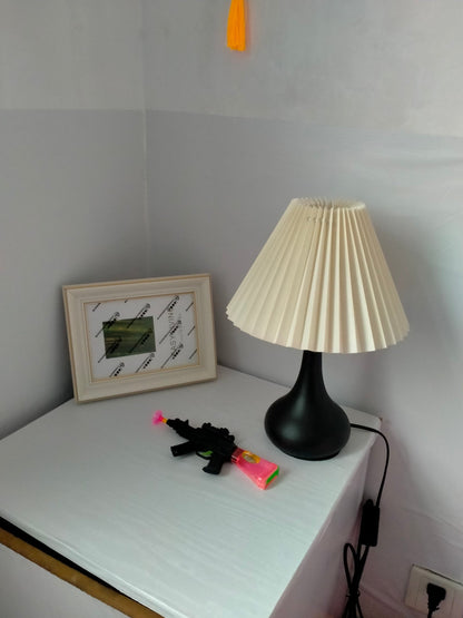 TimelessGlow - Table Lamp with Drum Aesthetic and Soft Radiance