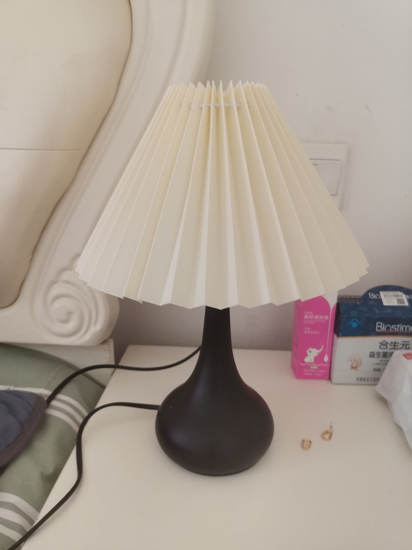 TimelessGlow - Table Lamp with Drum Aesthetic and Soft Radiance