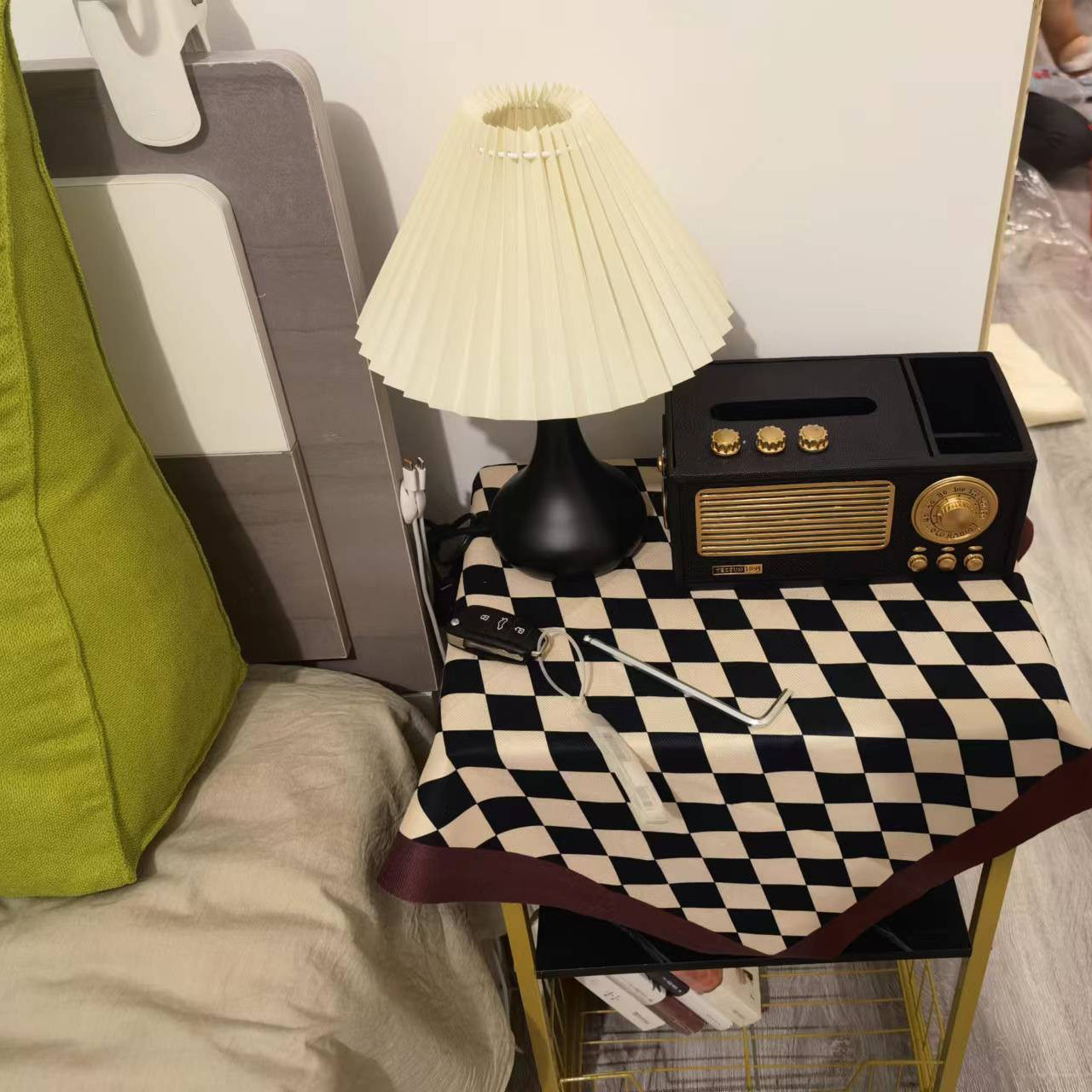 TimelessGlow - Table Lamp with Drum Aesthetic and Soft Radiance