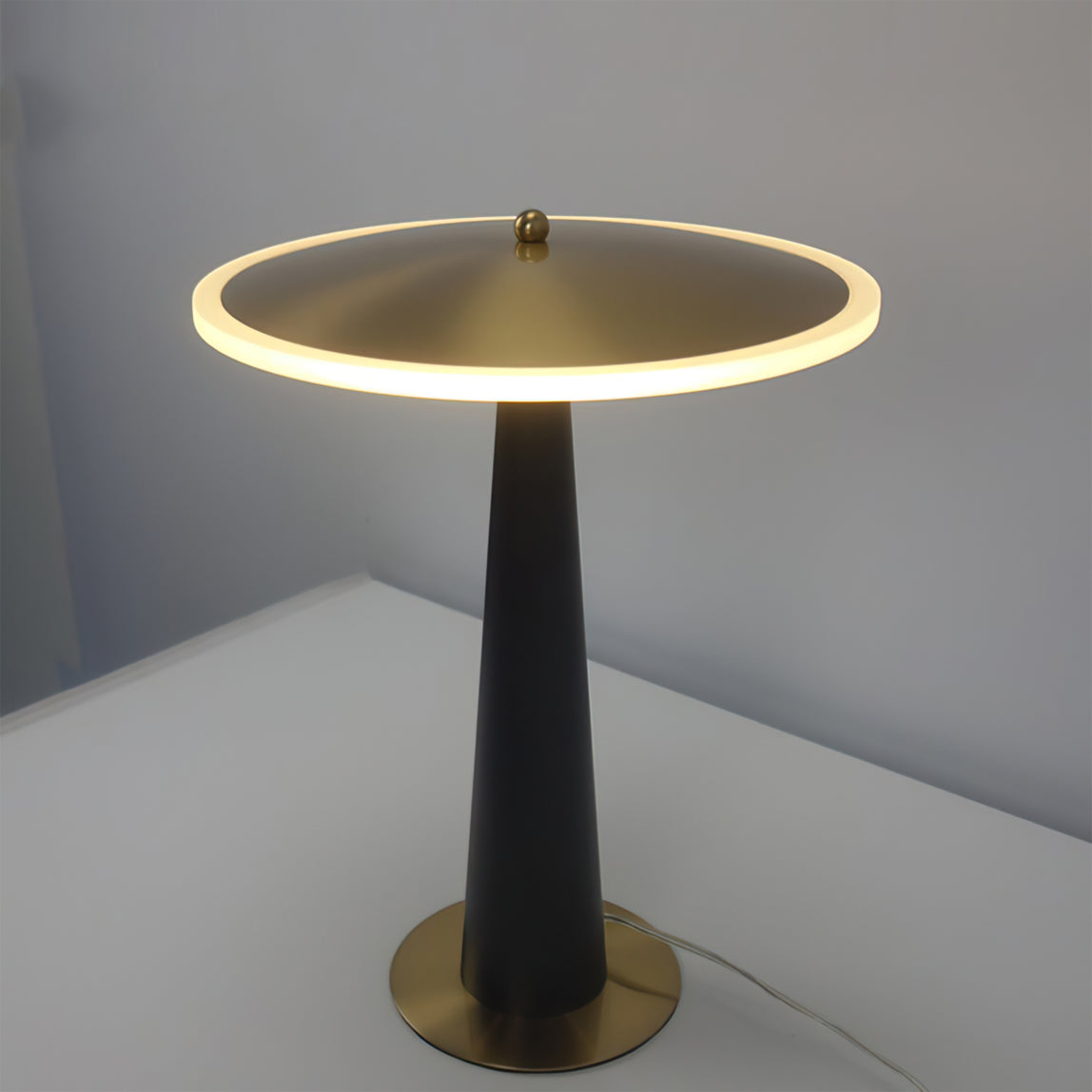 MetalAura – Lampada da Tavolo in Rame