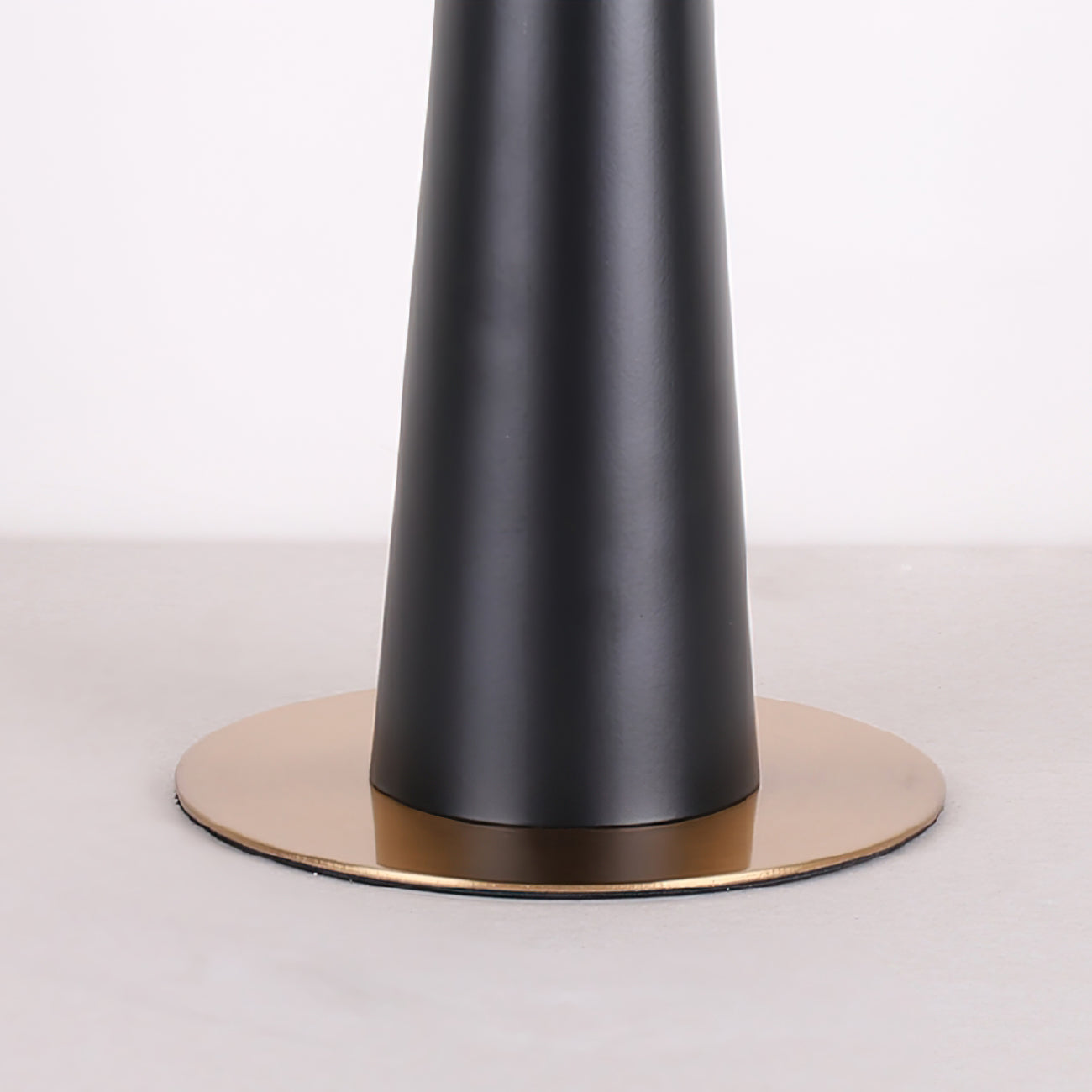 MetalAura – Lampada da Tavolo in Rame