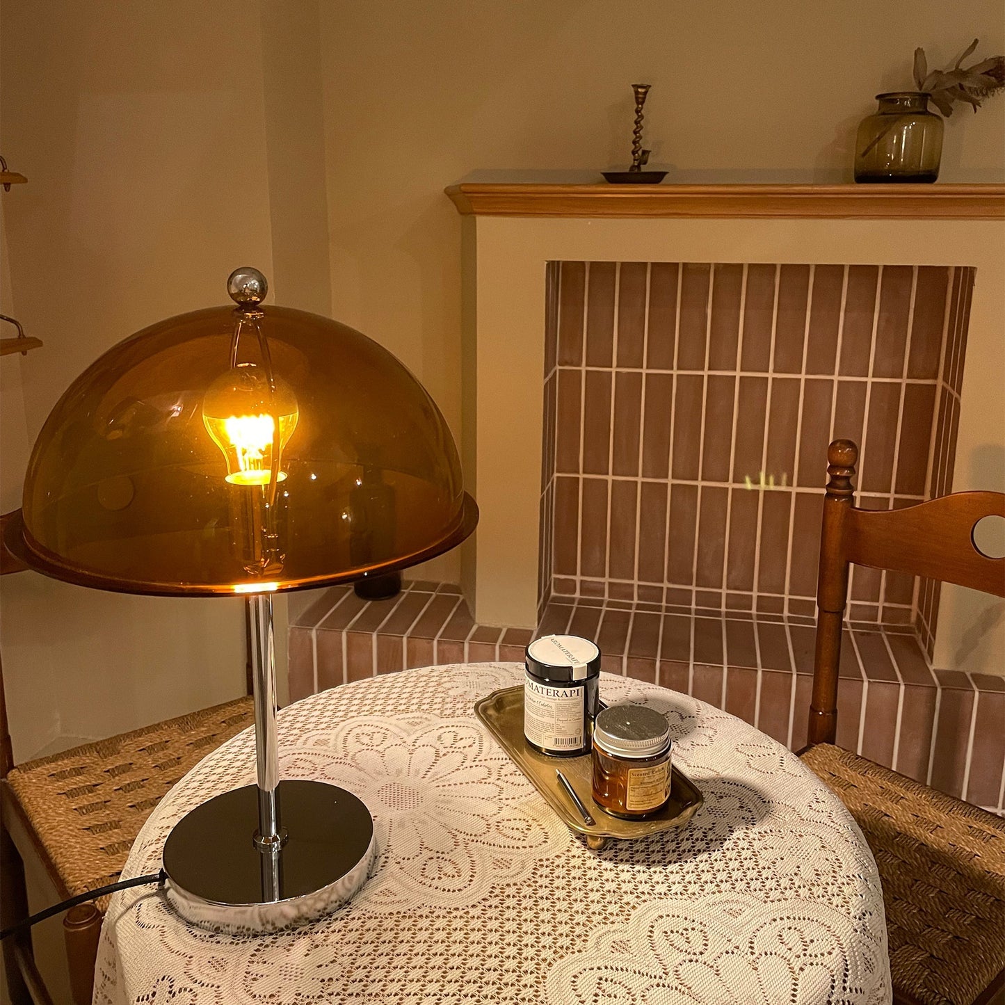 LuxeLight – Elegant Silver Table Lamp with Acrylic Accents