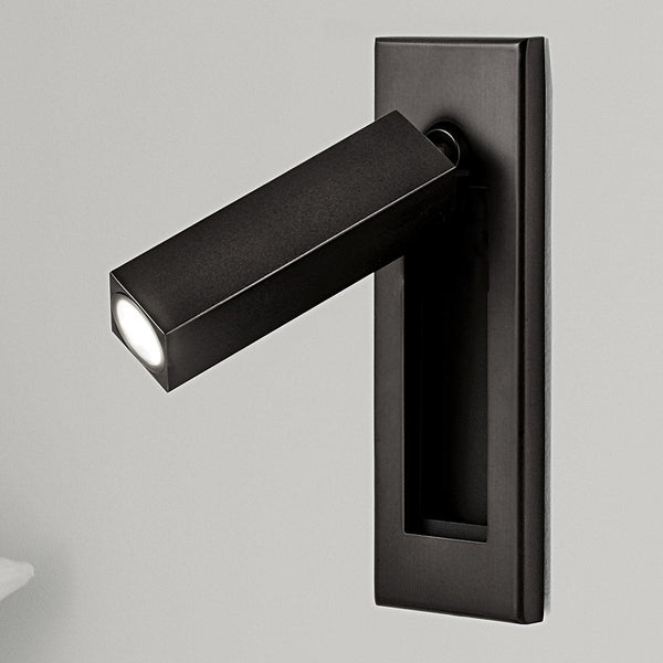 MinimalAura – Elegant Wall Light