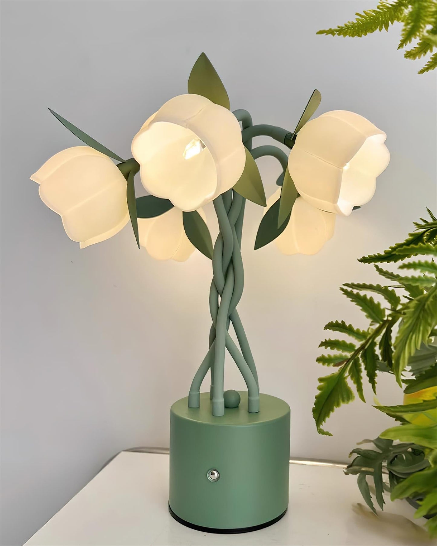 PetalAura – Lampada da Tavolo Floreale Scultorea