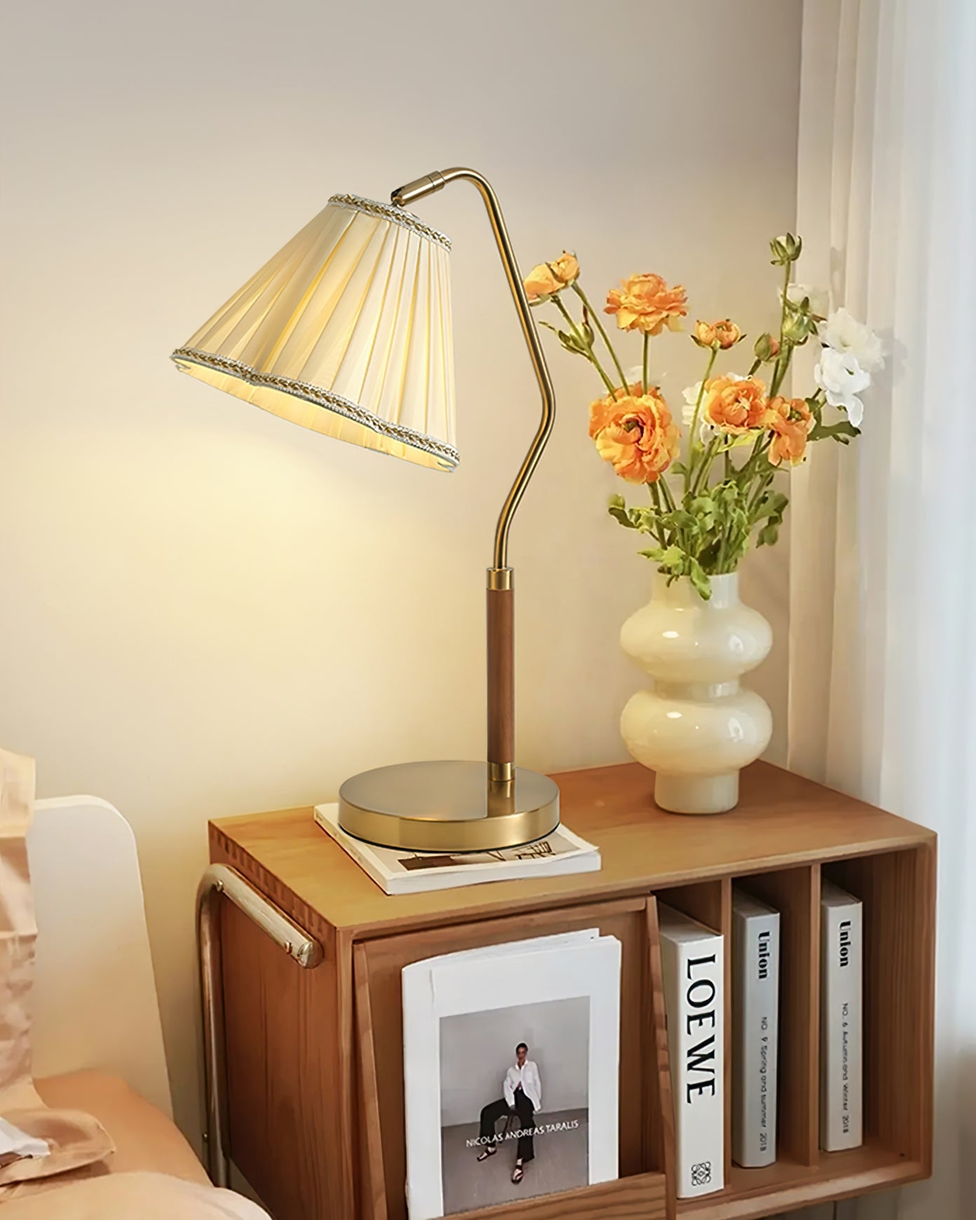 GlamourLux – Lampada da tavolo in tessuto lussuoso