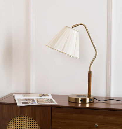 GlamourLux – Lampada da tavolo in tessuto lussuoso