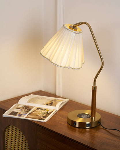 GlamourLux – Lampada da tavolo in tessuto lussuoso