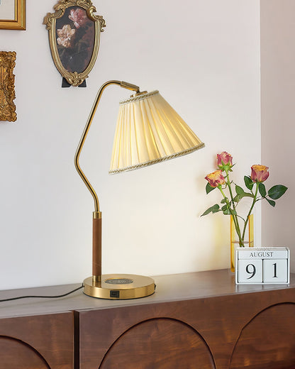 GlamourLux – Lampada da tavolo in tessuto lussuoso