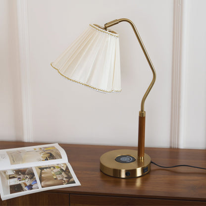 GlamourLux – Lampada da tavolo in tessuto lussuoso
