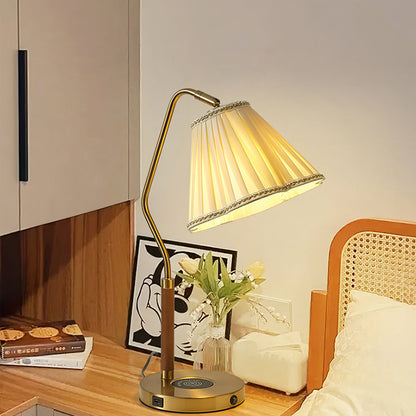 GlamourLux – Lampada da tavolo in tessuto lussuoso