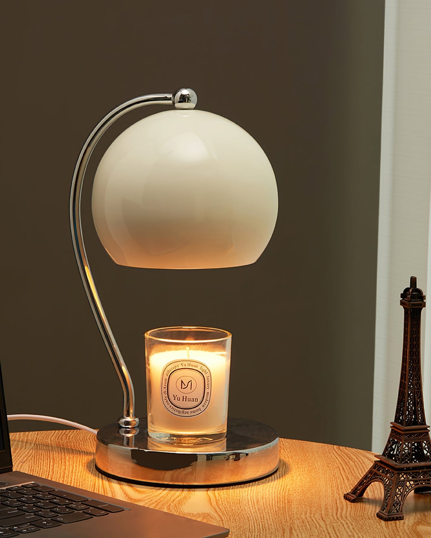 FlameGlow - Table Lamp with Candle-Like Light and Sleek Finish