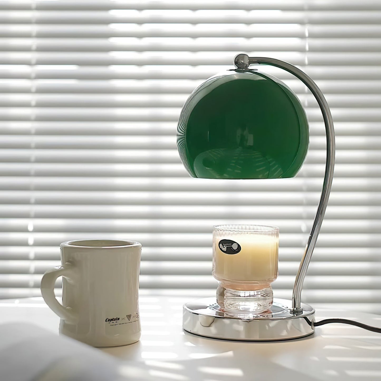 FlameGlow - Table Lamp with Candle-Like Light and Sleek Finish