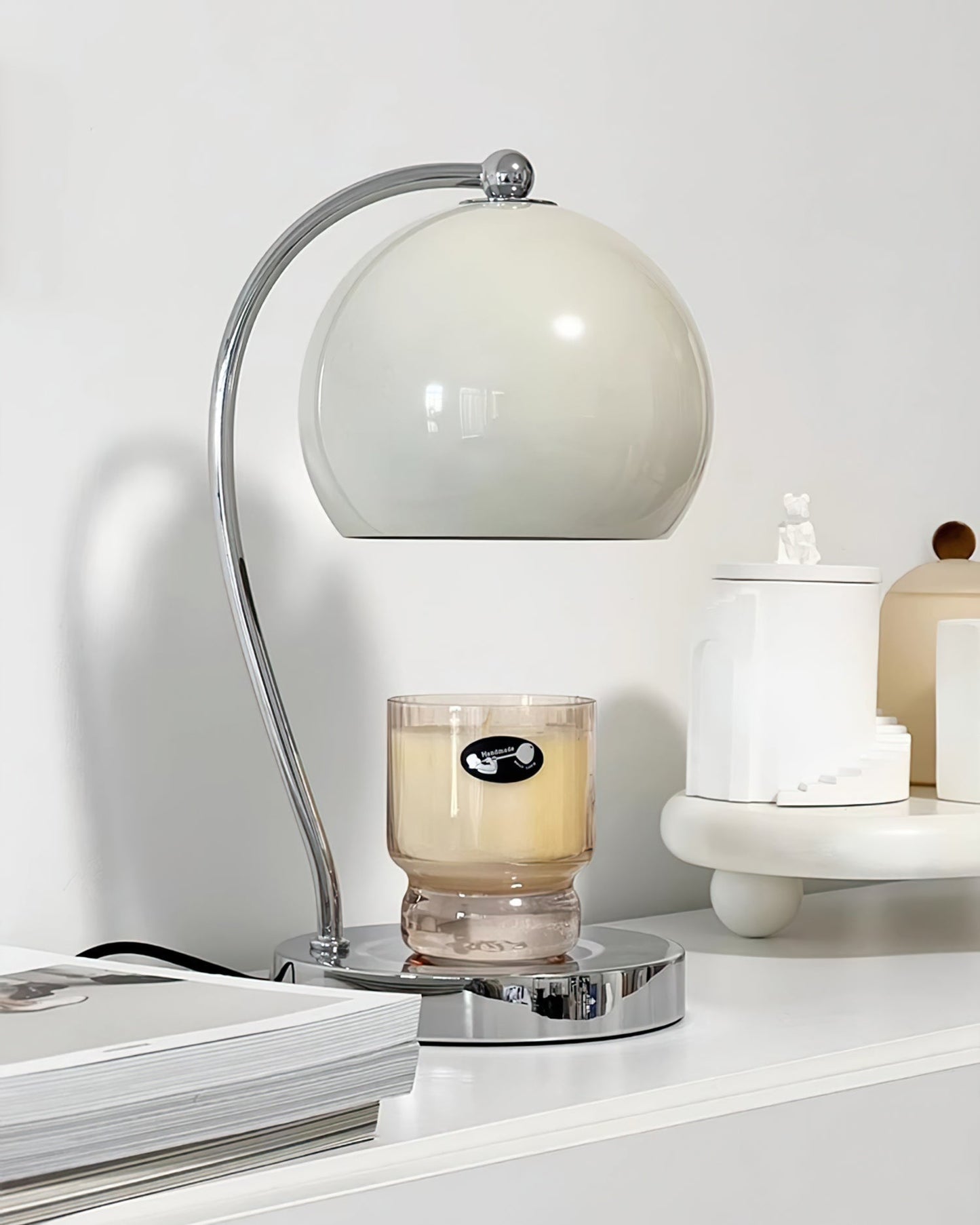 FlameGlow - Table Lamp with Candle-Like Light and Sleek Finish
