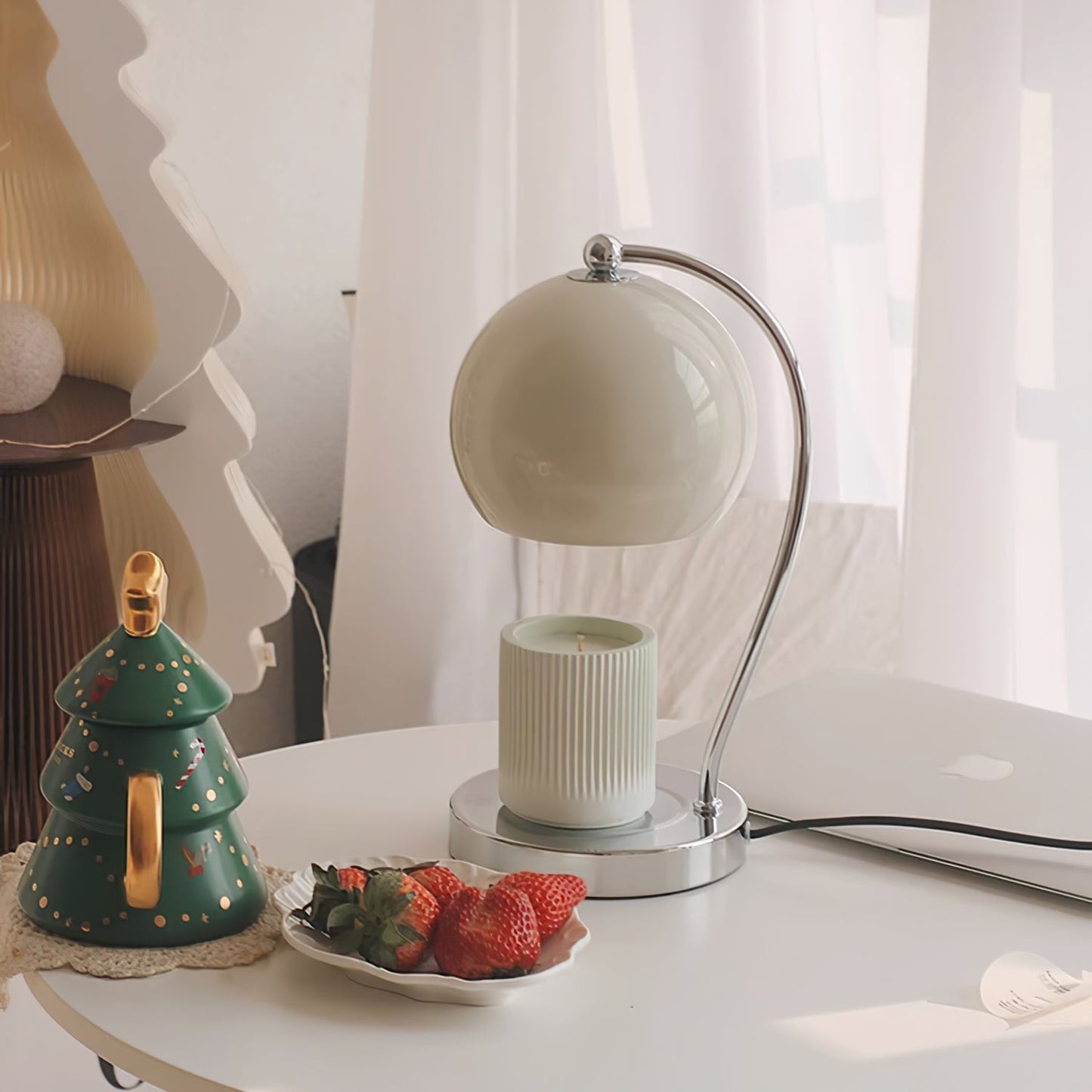 FlameGlow - Table Lamp with Candle-Like Light and Sleek Finish