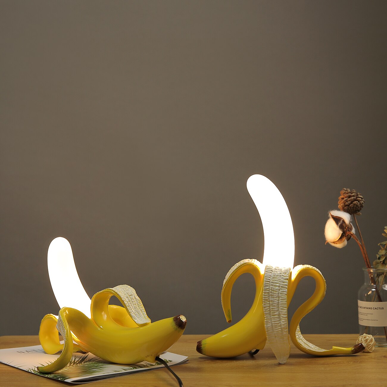 GoldenBanana - Elegant Art Deco Table Lamp