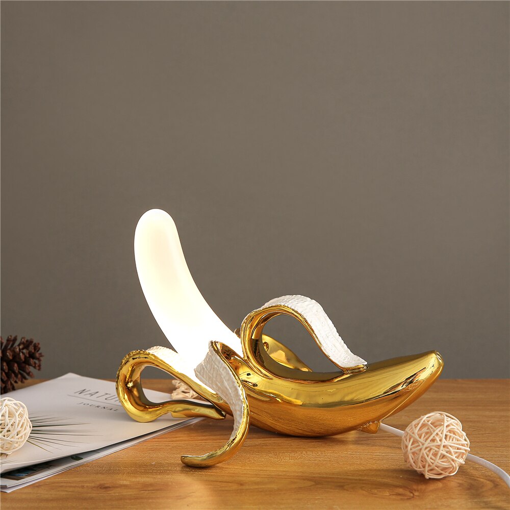 GoldenBanana - Elegant Art Deco Table Lamp