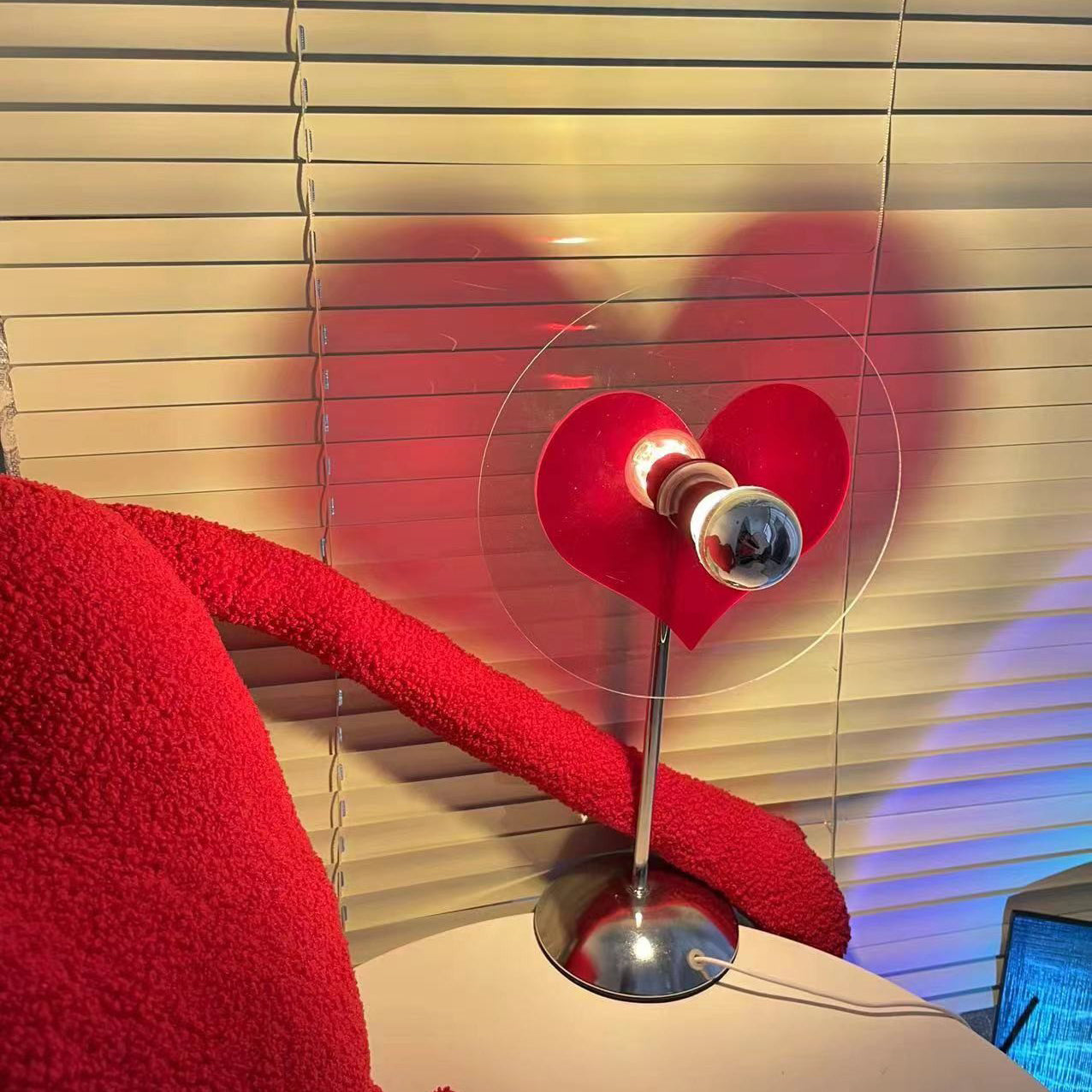 LoveGlow – Lampada da Tavolo Elegante con LED Ricaricabile