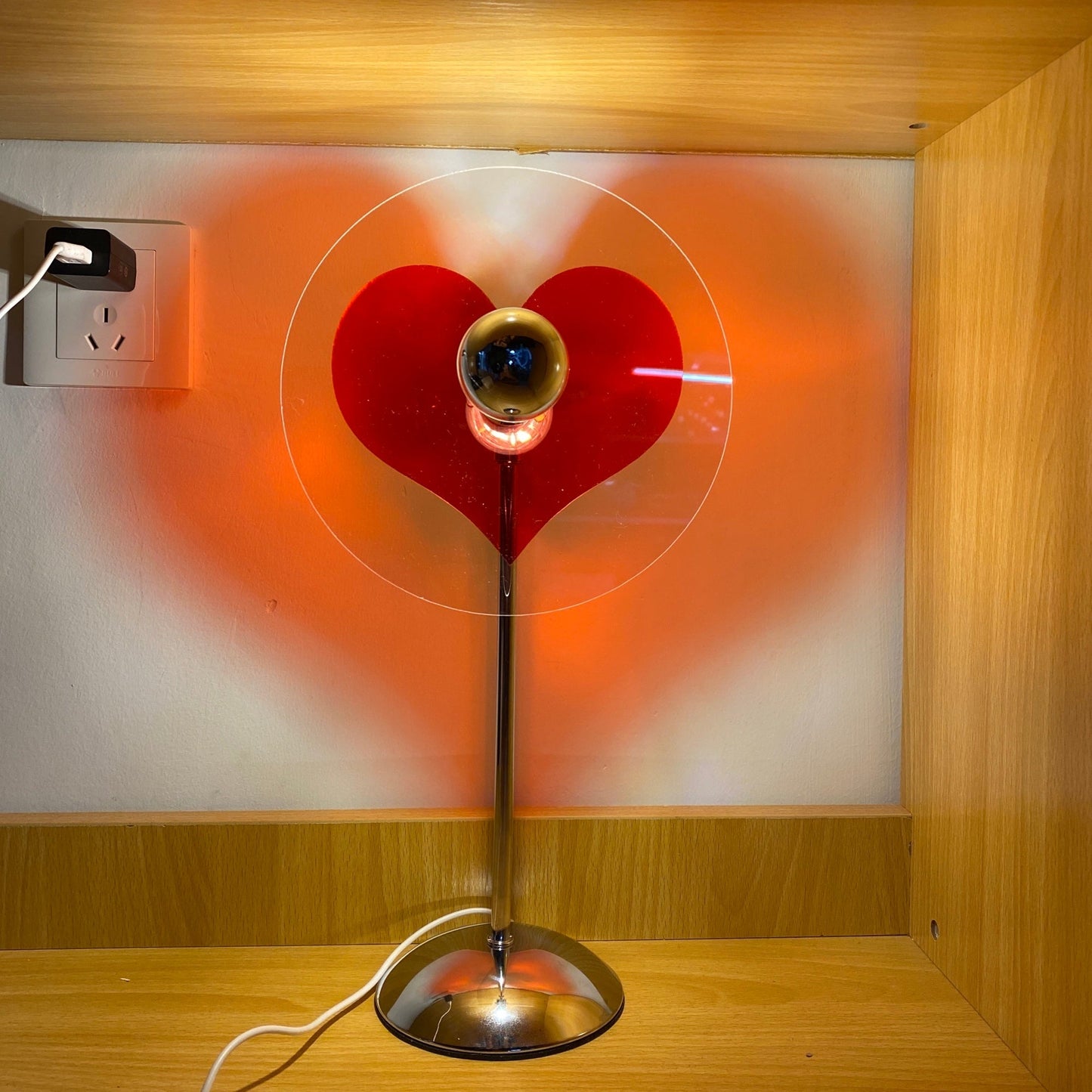 LoveGlow – Lampada da Tavolo Elegante con LED Ricaricabile