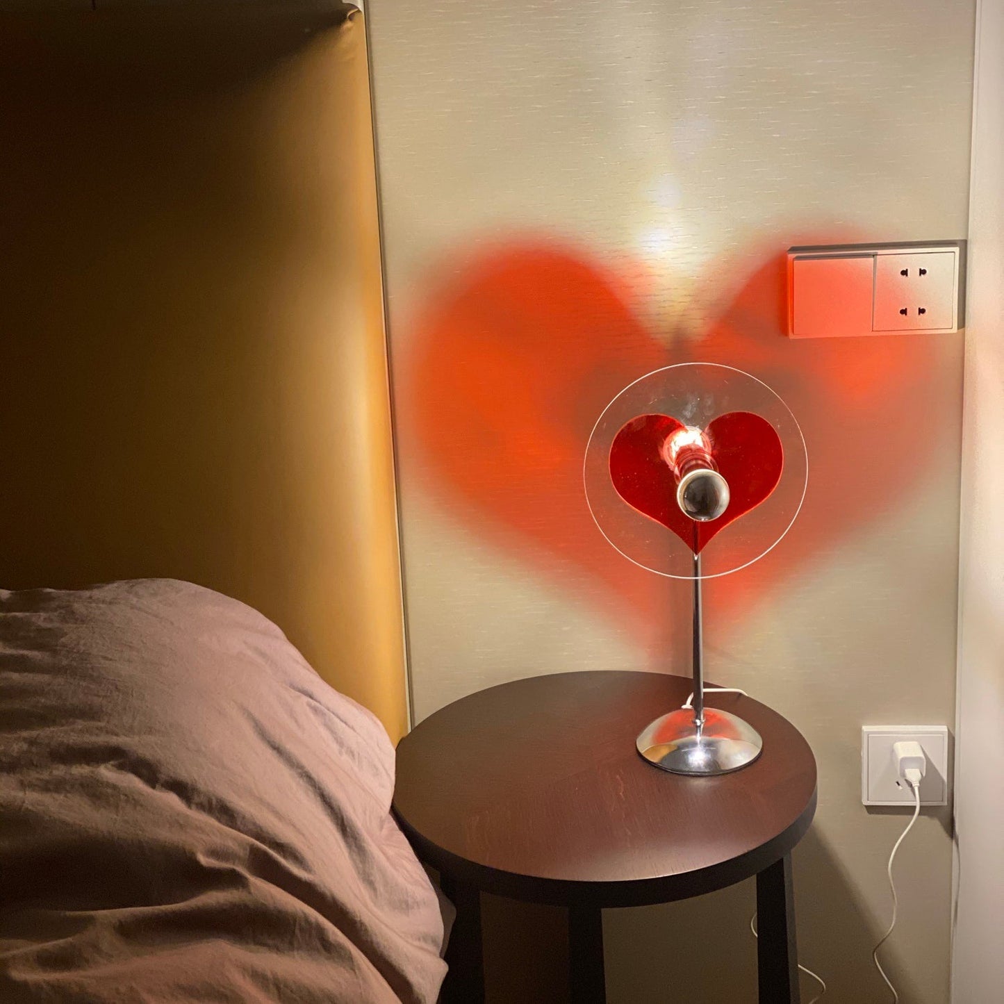 LoveGlow – Lampada da Tavolo Elegante con LED Ricaricabile