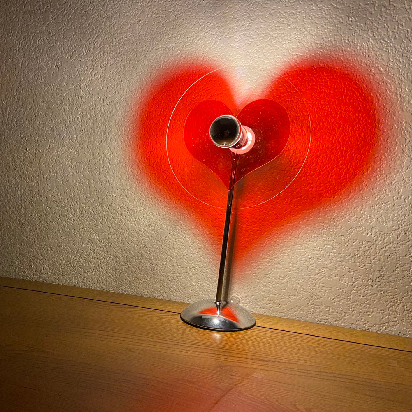 LoveGlow – Lampada da Tavolo Elegante con LED Ricaricabile