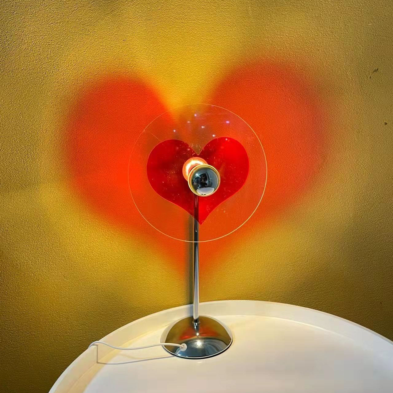 LoveGlow – Lampada da Tavolo Elegante con LED Ricaricabile