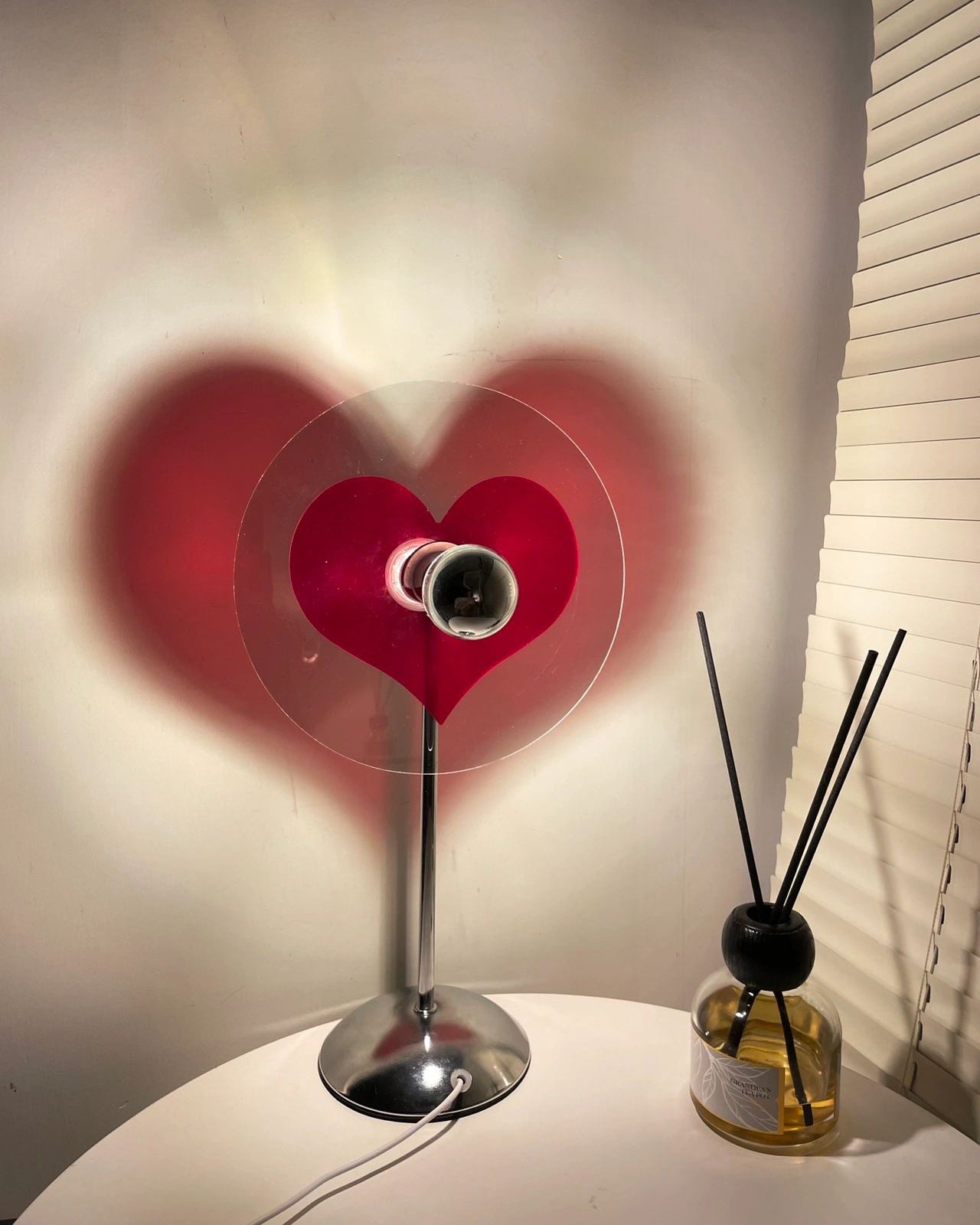 LoveGlow – Lampada da Tavolo Elegante con LED Ricaricabile