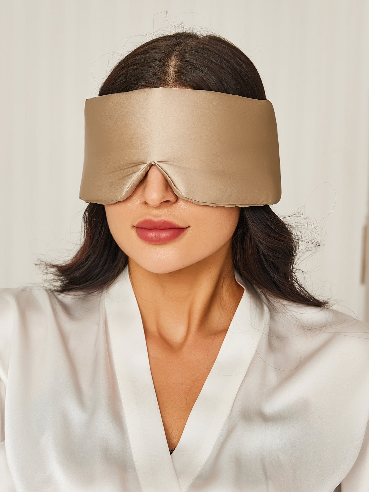 SilkSerenity - Elegant One-Piece Silk Sleep Mask