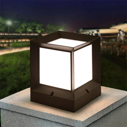 Illuvia | Elegant Modern Outdoor Light Fixture for Gates and Driveways 0