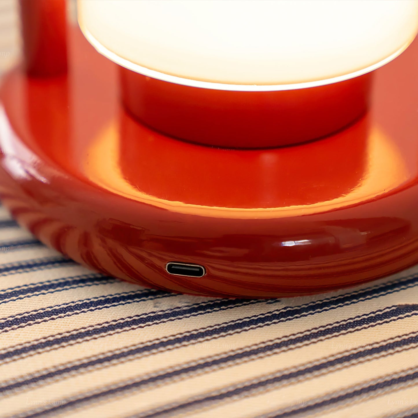 GlowKero - Compact Desk Light