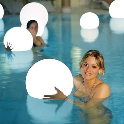 GlowSphere – Wasserdichte LED-Ball-Lampe