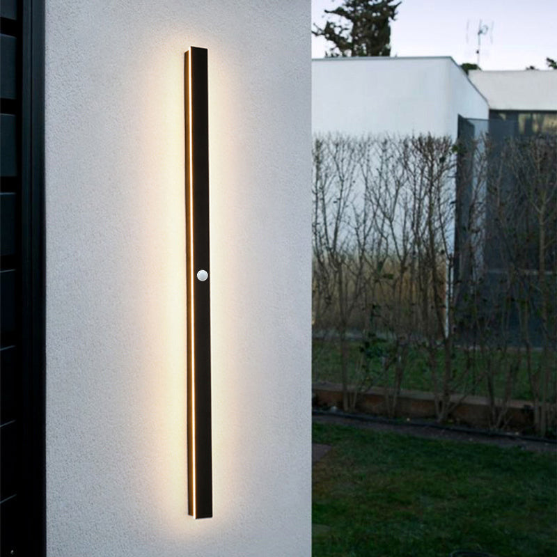 MetalGlow – Contemporary LED Wall Light for Outdoors