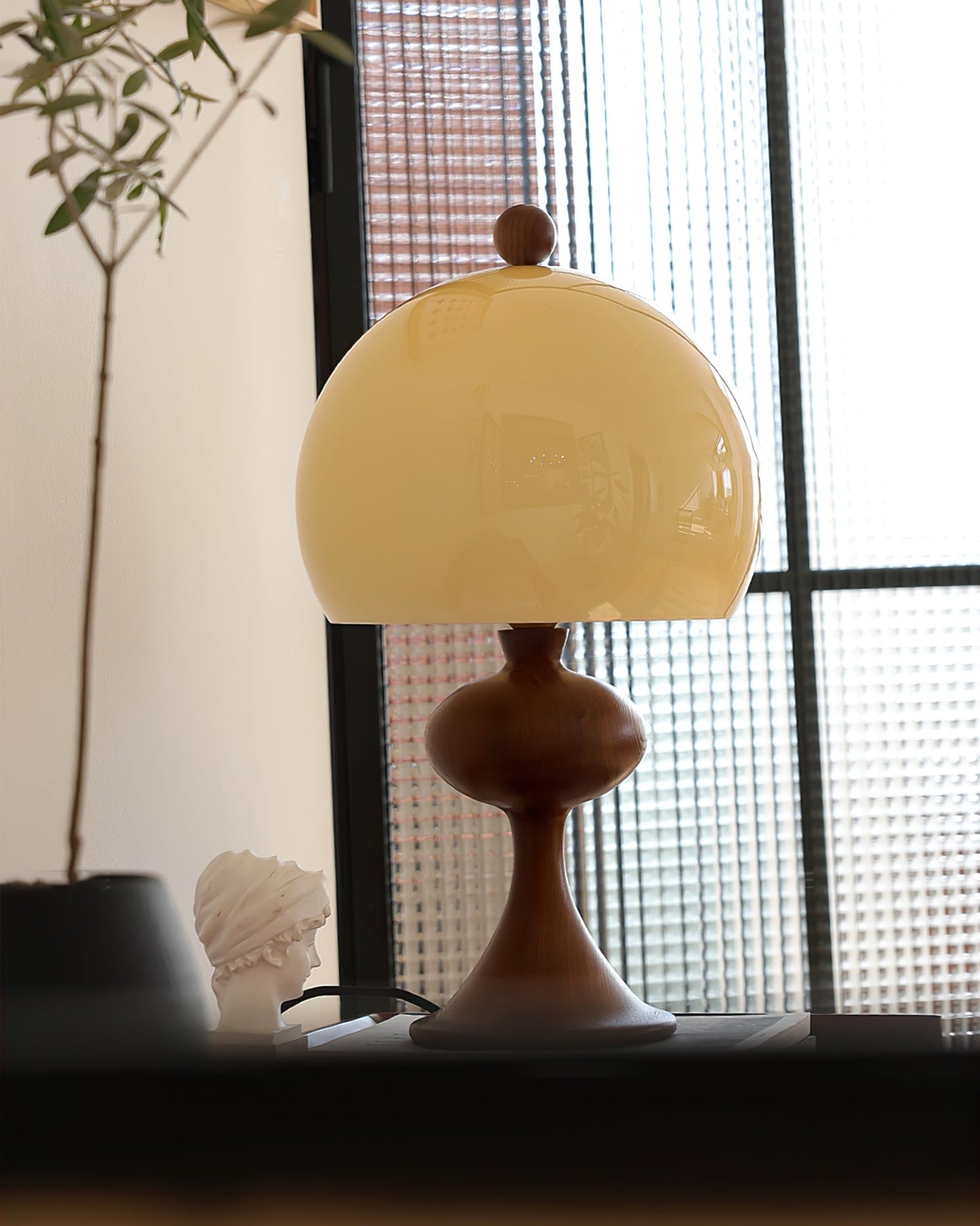 LaddiShine - Elegant Lamp