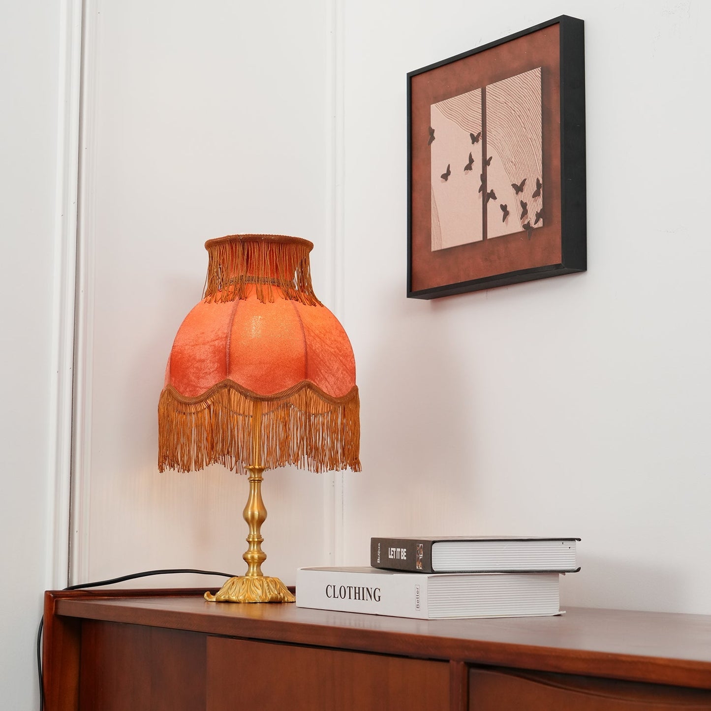 ElegantFringe – Modern Brass Lamp with Tassels