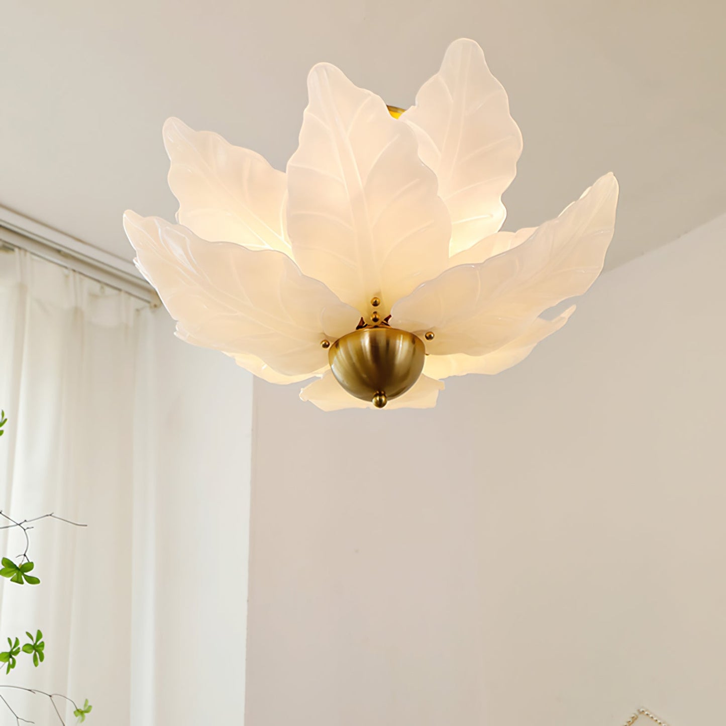 FoliageGlow - Deckenlampe mit Glasblatt-Design und sanfter Beleuchtung