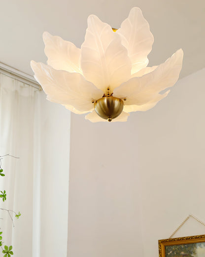 FoliageGlow - Deckenlampe mit Glasblatt-Design und sanfter Beleuchtung